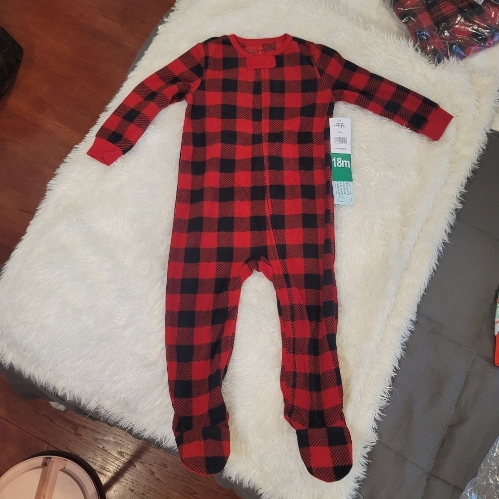 ♥️5 For $25 NEW Eddie Bauer Christmas fleece plaid pajama onsie black and red